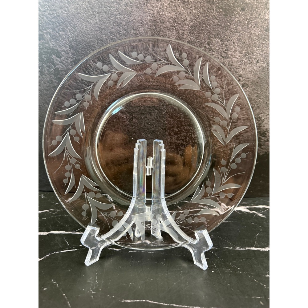 Vintage Fostoria Cynthia Pattern Glass Etched 7.5in Salad Plate